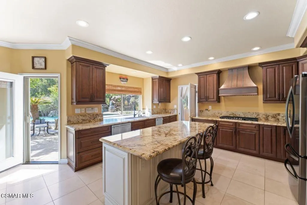 64 Highland Road, Simi Valley, California 93065 home-pic-17