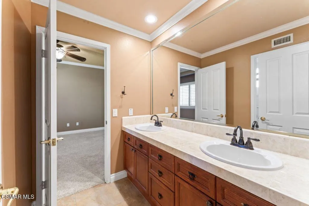 64 Highland Road, Simi Valley, California 93065 home-pic-13