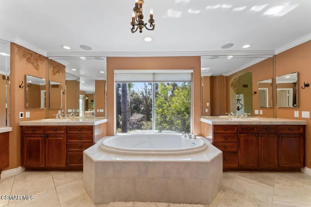 64 Highland Road, Simi Valley, California 93065 home-pic-24