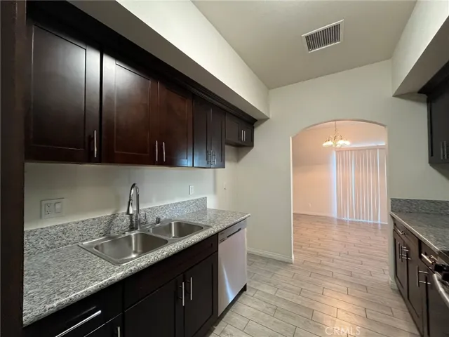 16277 Viho Road, Apple Valley, California 92307
