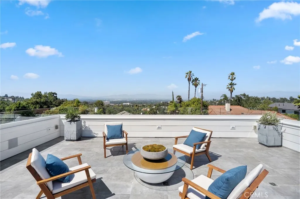 16630 Oldham Place, Encino, California 91436 home-pic-2
