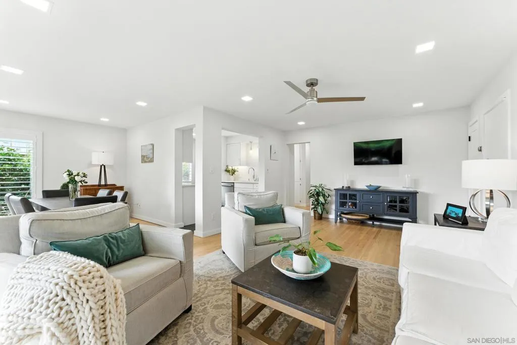 5377 La Jolla Blvd 1, La Jolla, California 92037 home-pic-14