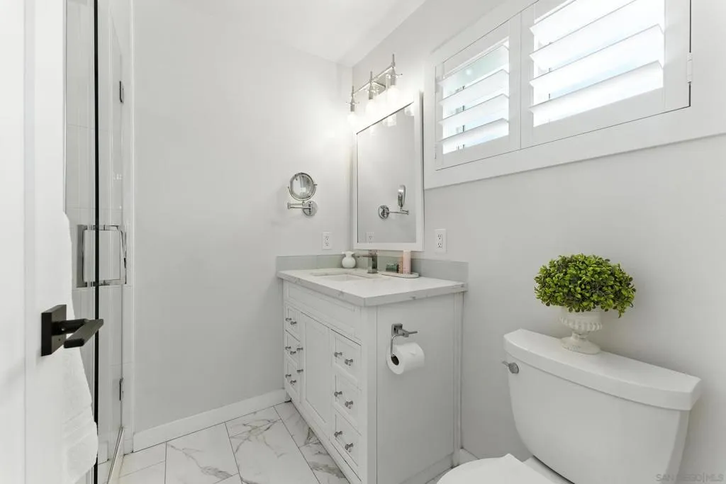 5377 La Jolla Blvd 1, La Jolla, California 92037 home-pic-23