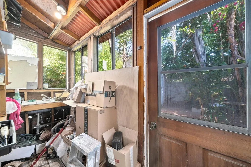 11170 Burbank Boulevard, North Hollywood, California 91601 home-pic-8