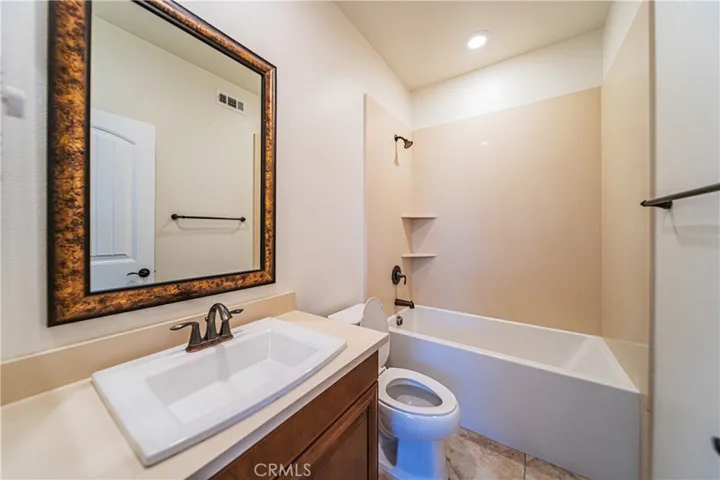 Downstairs Bath2
