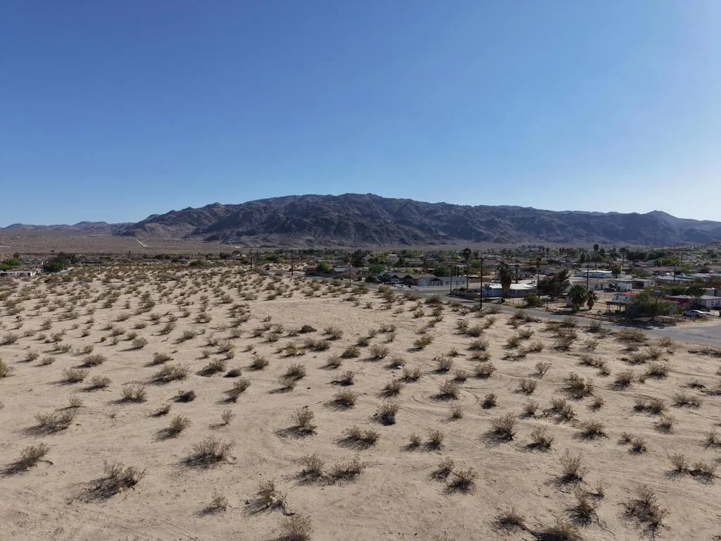 6211 Desert Knoll Ave