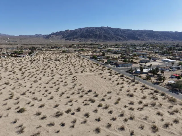 6211 Desert Knoll Ave.