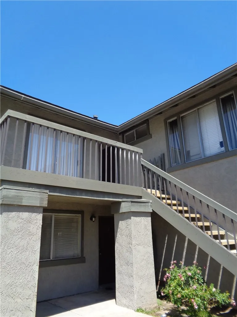 607 Utica Avenue 4, Huntington Beach, California 92648, 2 Bedrooms Bedrooms, ,2 BathroomsBathrooms,Residential Lease,For Rent,Utica,OC25173487