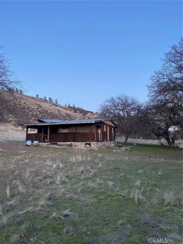 Old cabin need lots of work or demo