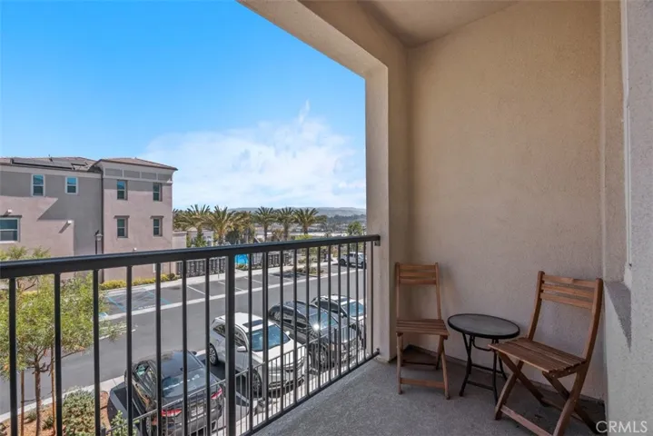 Balcony views, close to pool, mailboxes & guest parking