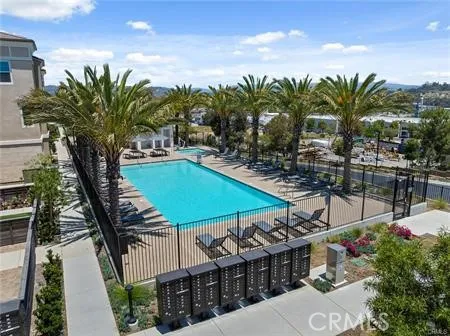 Mailboxes & Pool-Close to Condo
