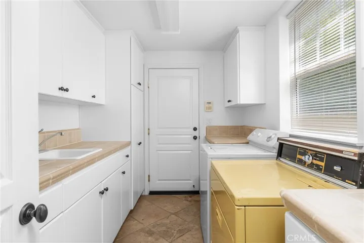 1960 Estrella Court, San Luis Obispo, California 93405