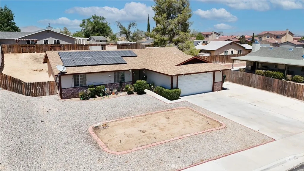 16850 Hidden Creek Drive, Victorville, California 92395 home-pic-2