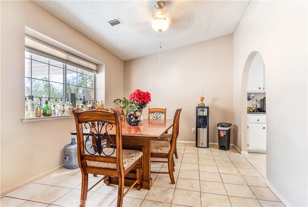 16850 Hidden Creek Drive, Victorville, California 92395 home-pic-12