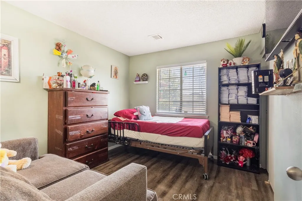 16850 Hidden Creek Drive, Victorville, California 92395 home-pic-8