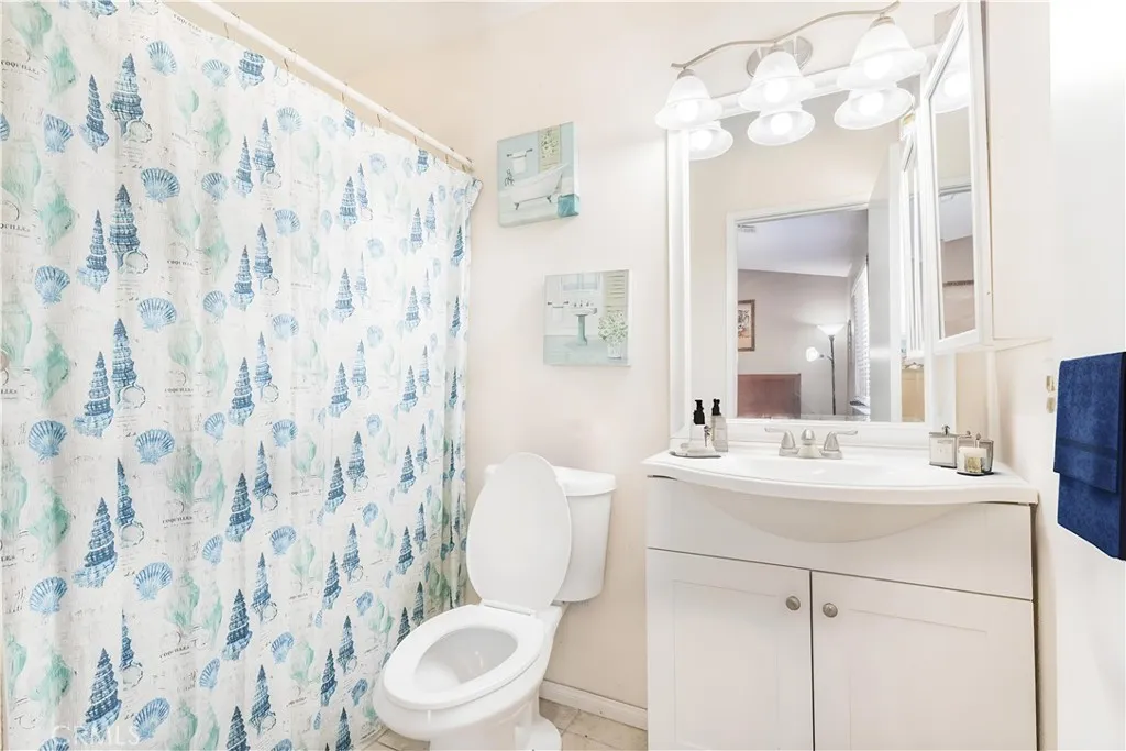 16850 Hidden Creek Drive, Victorville, California 92395 home-pic-11