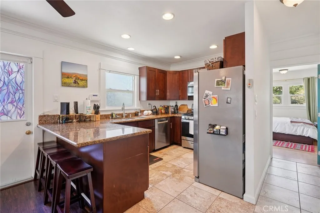 2025 W Vernon Avenue, Los Angeles, California 90062 home-pic-9