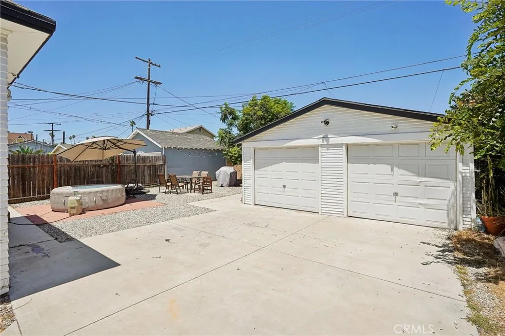 2025 W Vernon Avenue, Los Angeles, California 90062 home-pic-24