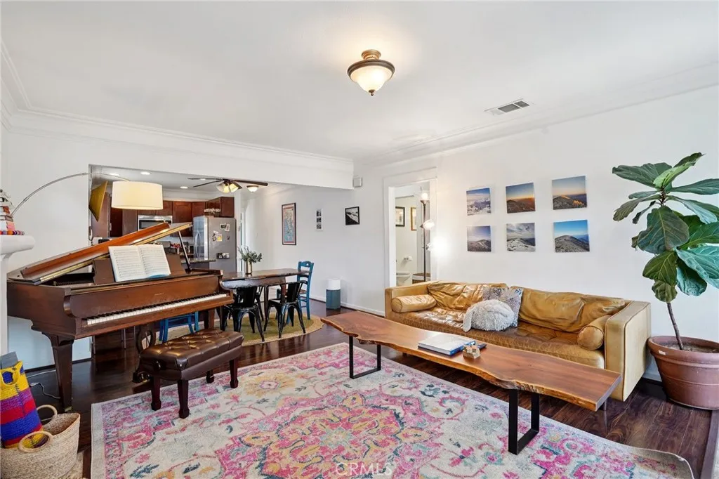 2025 W Vernon Avenue, Los Angeles, California 90062 home-pic-6