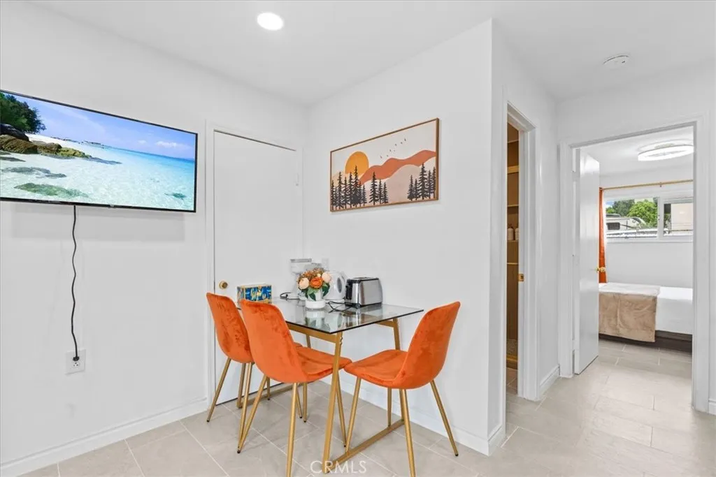 1099 Bonita Street 1, Tustin, California 92780, 1 Bedroom Bedrooms, ,1 BathroomBathrooms,Residential Lease,For Rent,Bonita,OC25173727