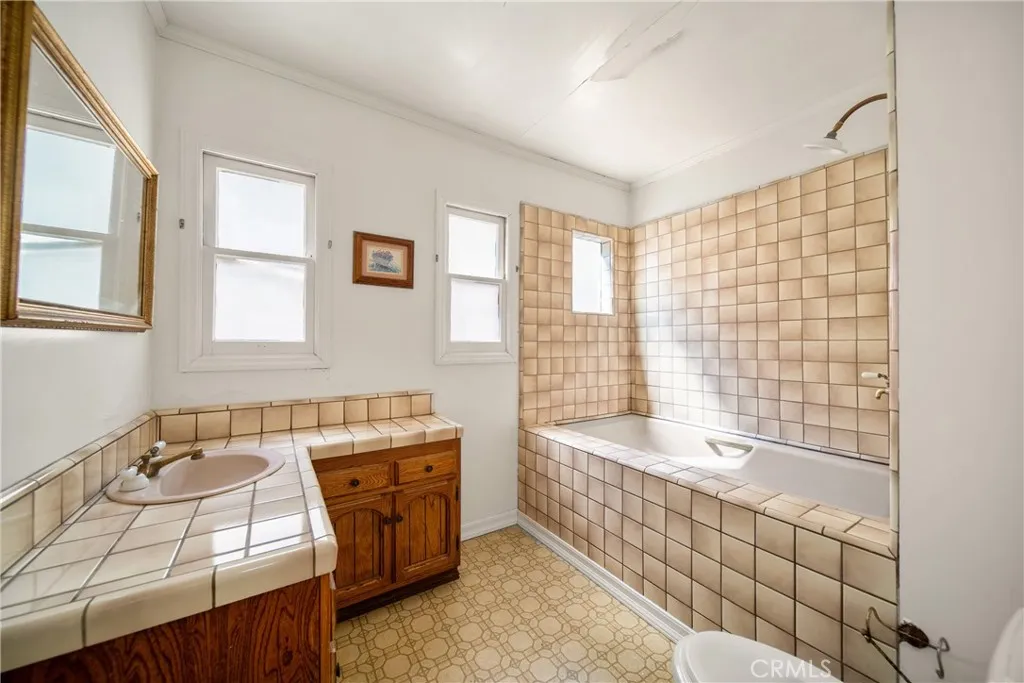 208 La France Avenue, Alhambra, California 91801 home-pic-6