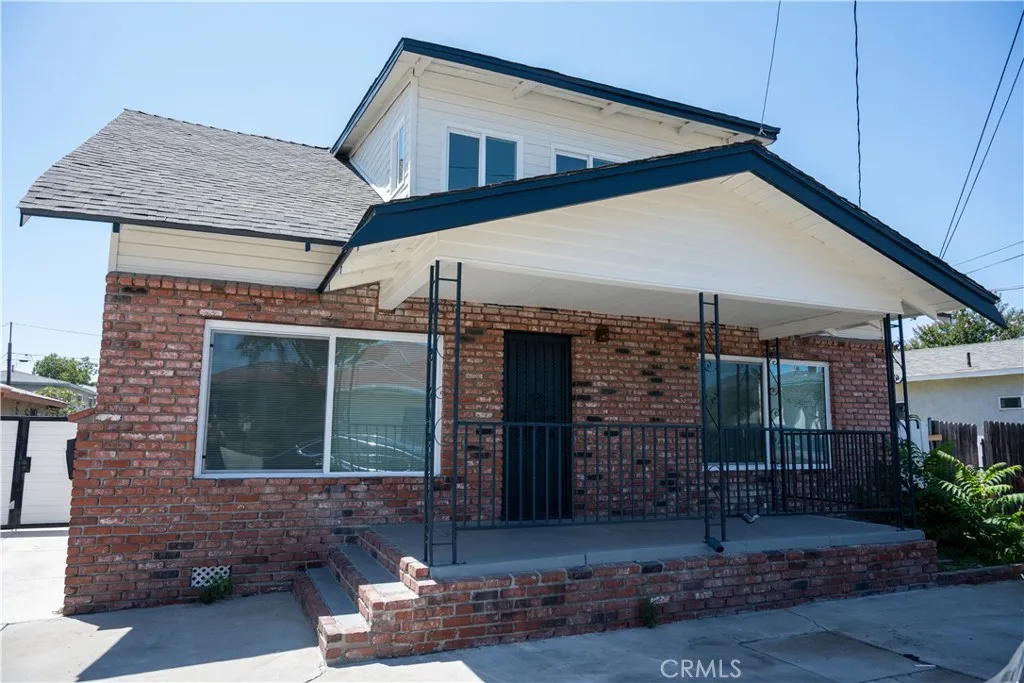 17221 Clark Avenue, Bellflower, California 90706, ,Residential Income,For Sale,Clark,DW25173423