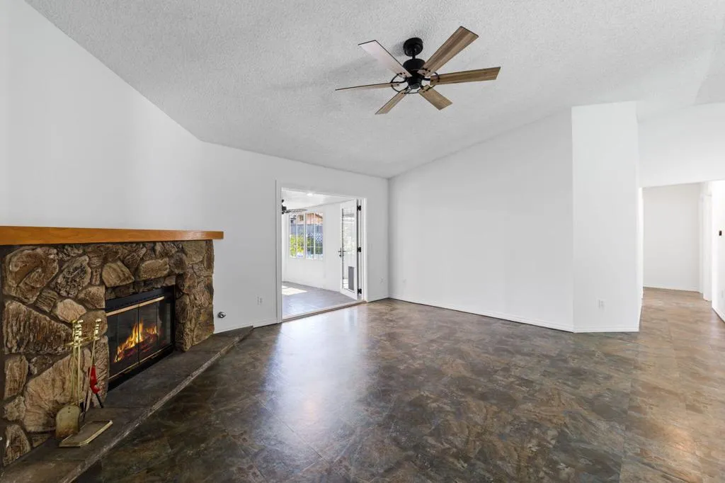 1548 Teton St Street, San Bernardino, California 92407 home-pic-16