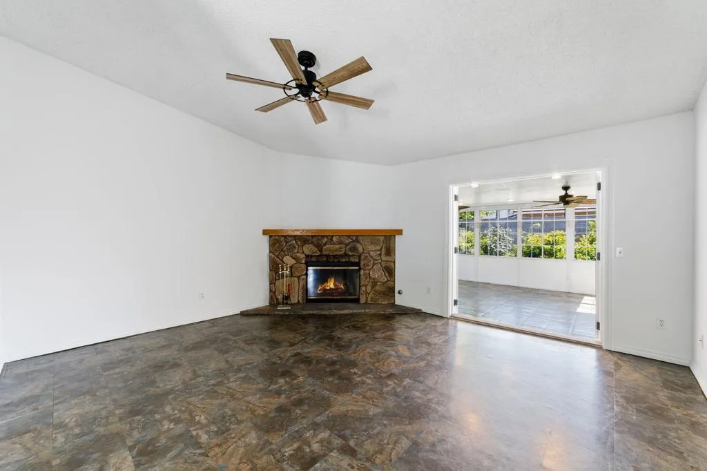 1548 Teton St Street, San Bernardino, California 92407 home-pic-3