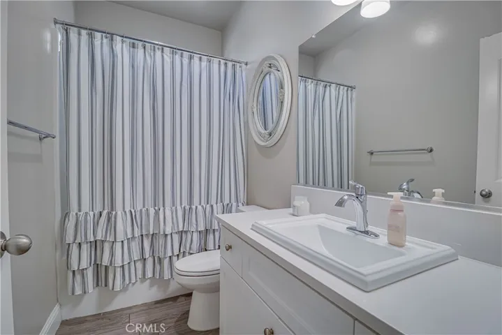 3715 Evergreen Village Lane, Shafter, California 93263