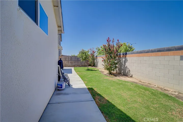 3715 Evergreen Village Lane, Shafter, California 93263