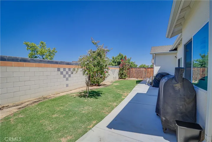 3715 Evergreen Village Lane, Shafter, California 93263