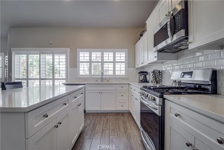 3715 Evergreen Village Lane, Shafter, California 93263