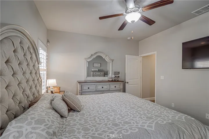 3715 Evergreen Village Lane, Shafter, California 93263