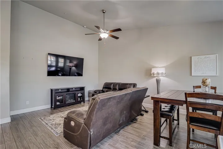 3715 Evergreen Village Lane, Shafter, California 93263