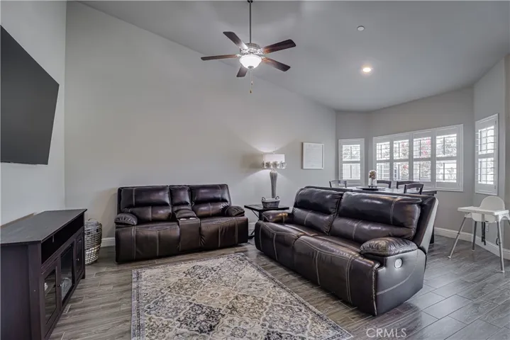 3715 Evergreen Village Lane, Shafter, California 93263