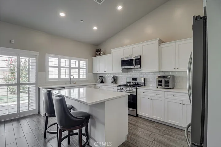 3715 Evergreen Village Lane, Shafter, California 93263