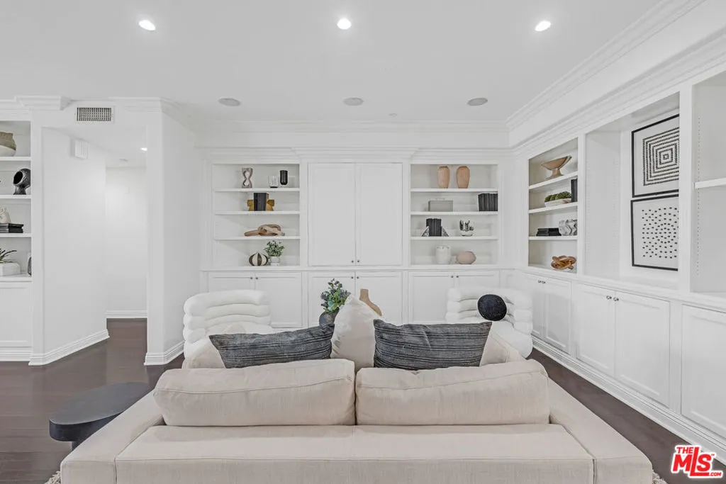 143 N Arnaz Drive 304, Beverly Hills, California 90211 home-pic-9