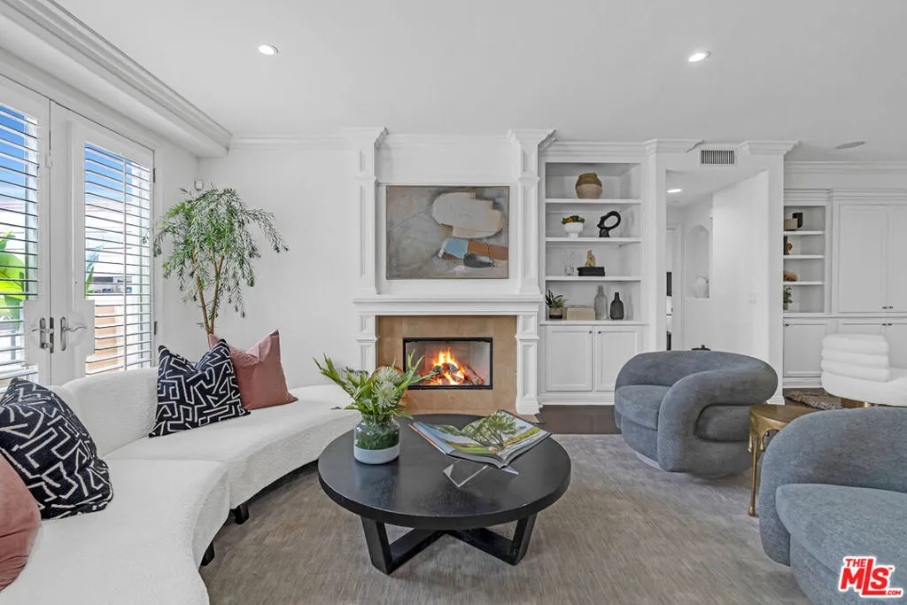 143 N Arnaz Drive 304, Beverly Hills, California 90211 home-pic-18