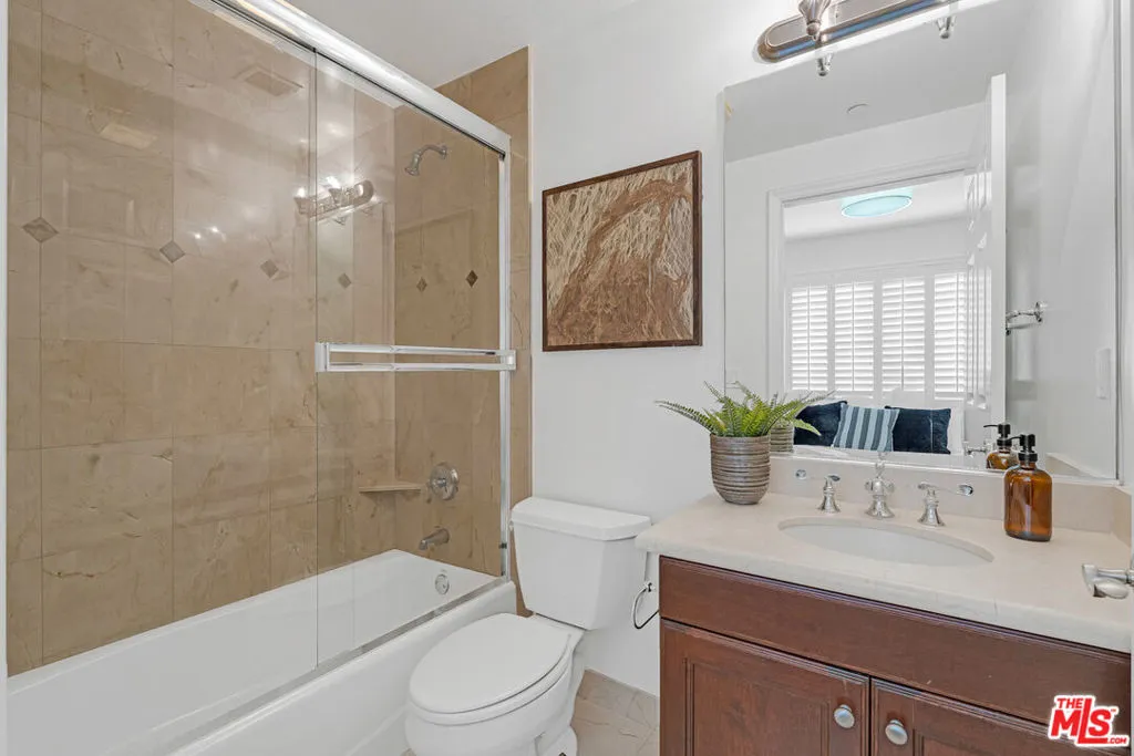 143 N Arnaz Drive 304, Beverly Hills, California 90211 home-pic-27