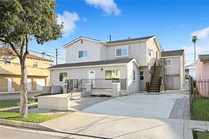 2214 Laverna, Los Angeles, California 90041, 2 Bedrooms Bedrooms, ,2 BathroomsBathrooms,Residential Lease,For Rent,Laverna,WS25173799