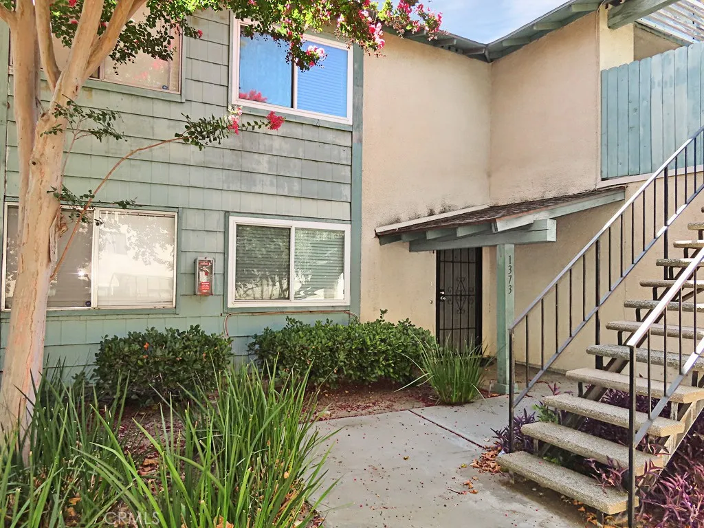 1373 Wheaton Way, Riverside, California 92507 home-pic-1