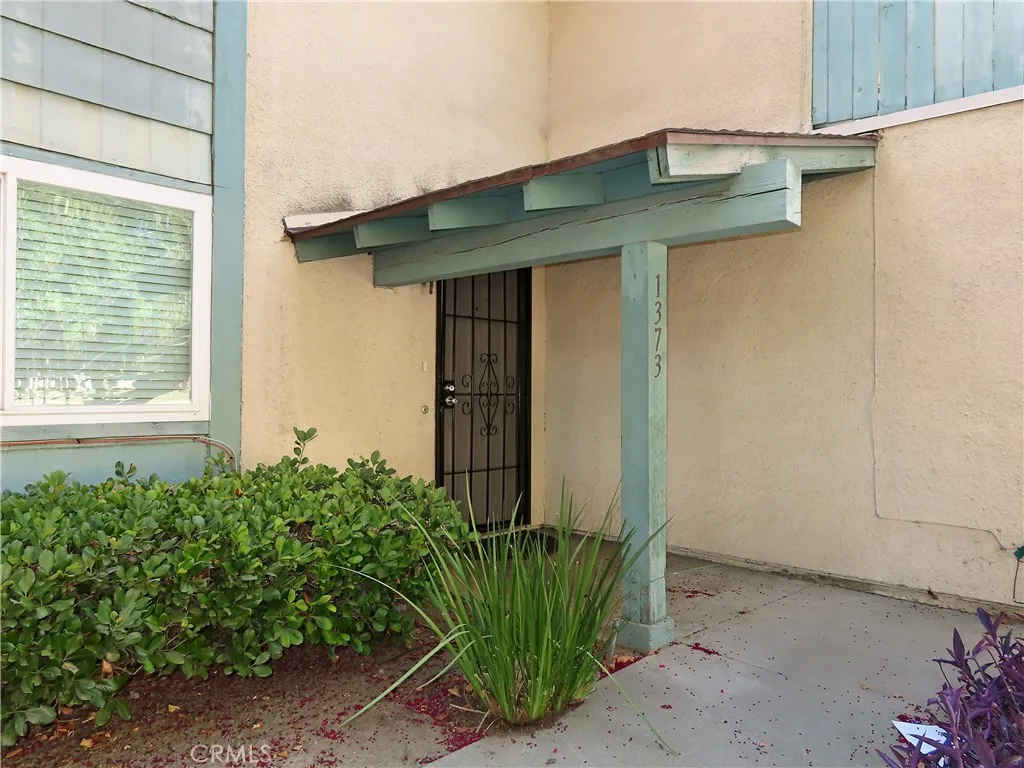 1373 Wheaton Way, Riverside, California 92507 home-pic-2