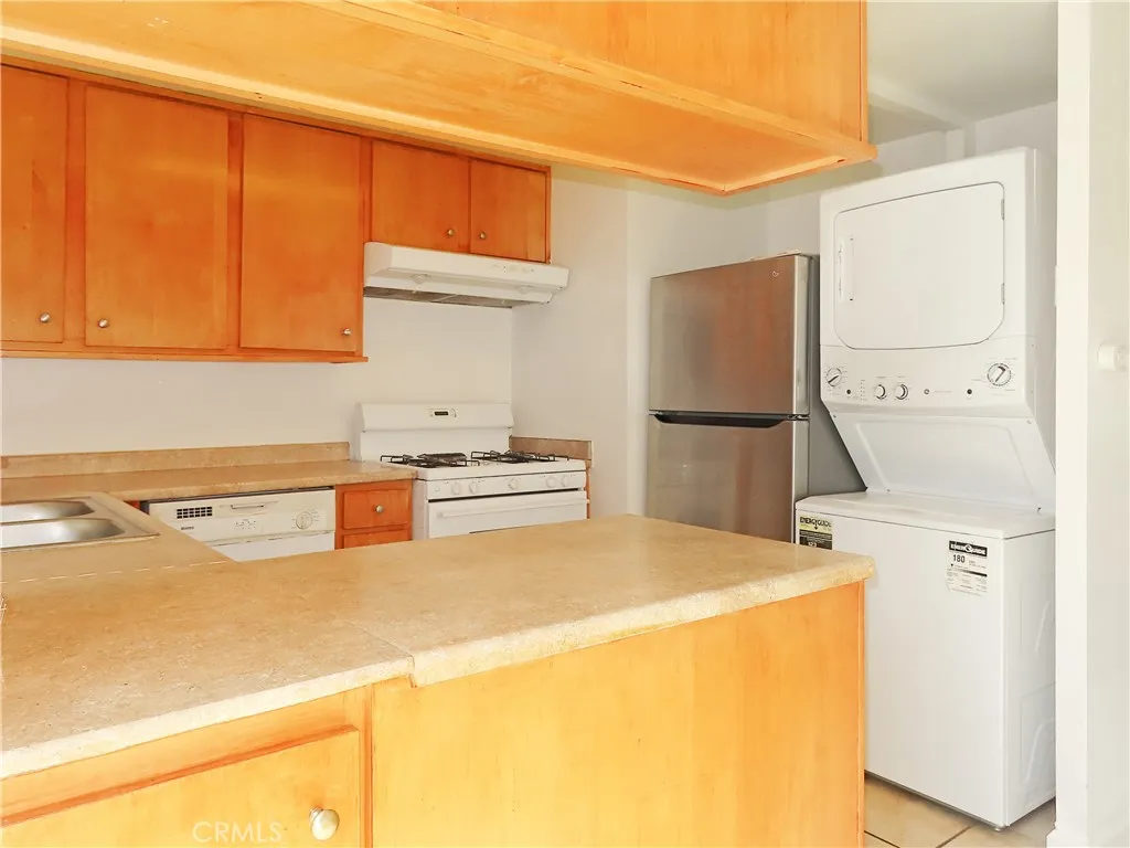 1373 Wheaton Way, Riverside, California 92507 home-pic-16