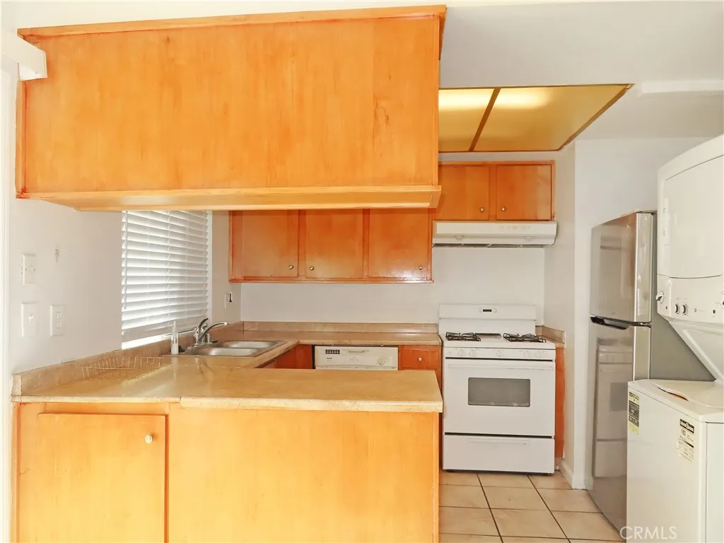 1373 Wheaton Way, Riverside, California 92507 home-pic-15