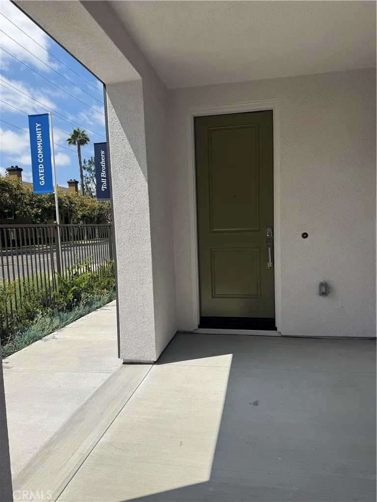 707 S Lyon Street S, Santa Ana, California 92705, 3 Bedrooms Bedrooms, ,3 BathroomsBathrooms,Residential Lease,For Rent,Lyon,OC25170749