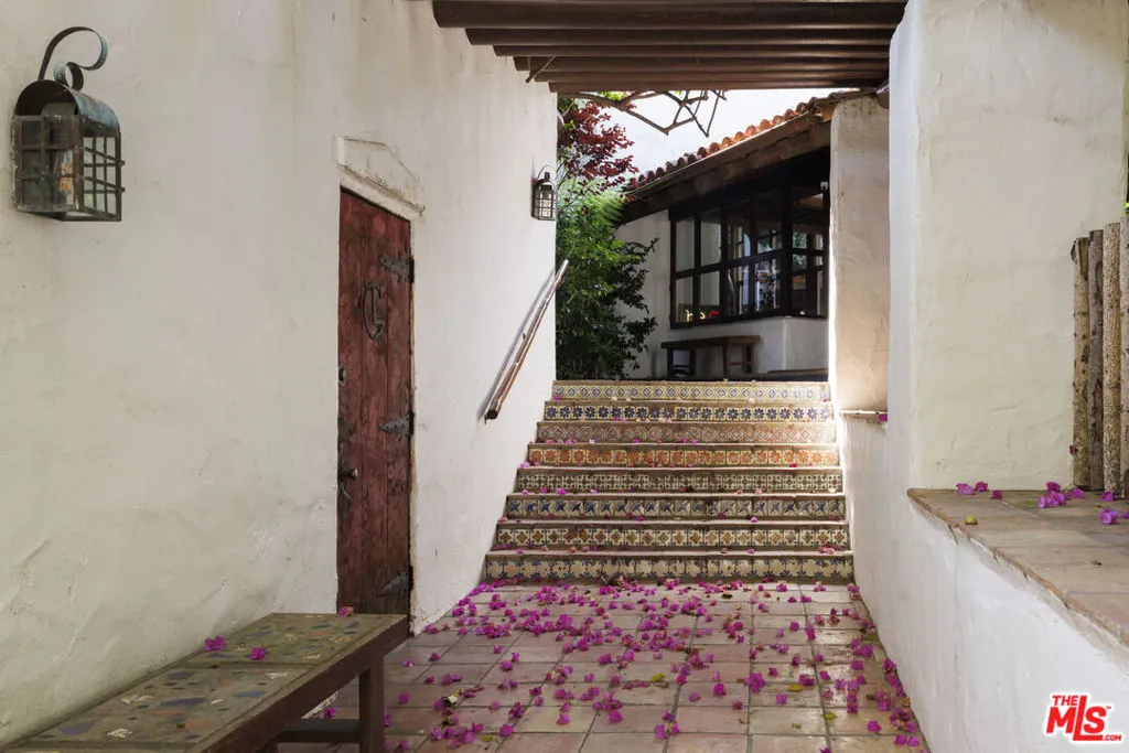 659 E Channel Road, Santa Monica, California 90402 home-pic-1
