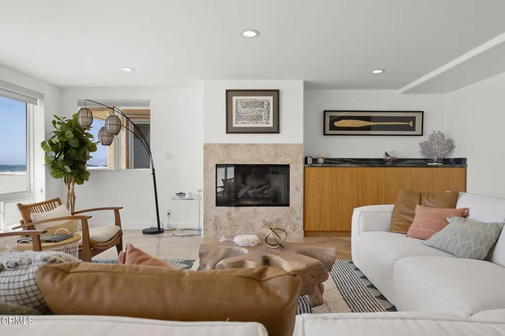 3757 Ocean Drive, Oxnard, California 93035 home-pic-13