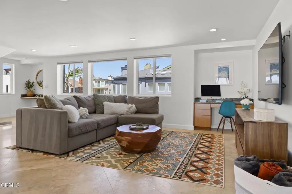 3757 Ocean Drive, Oxnard, California 93035 home-pic-25