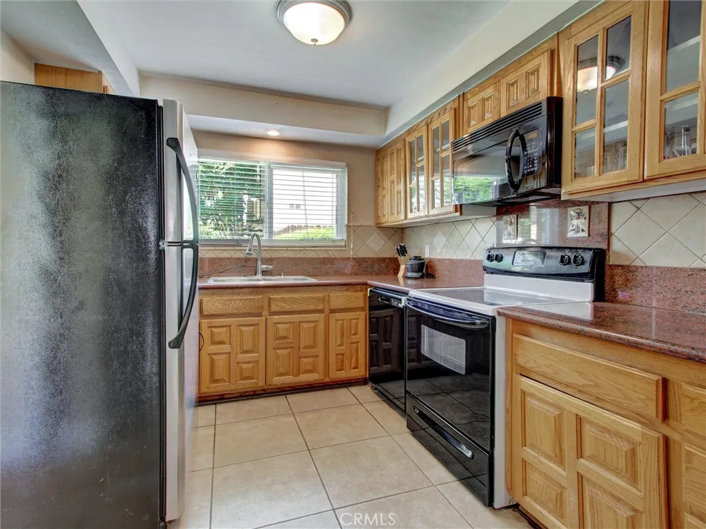 1881 Mitchell Avenue 63, Tustin, California 92780 home-pic-4