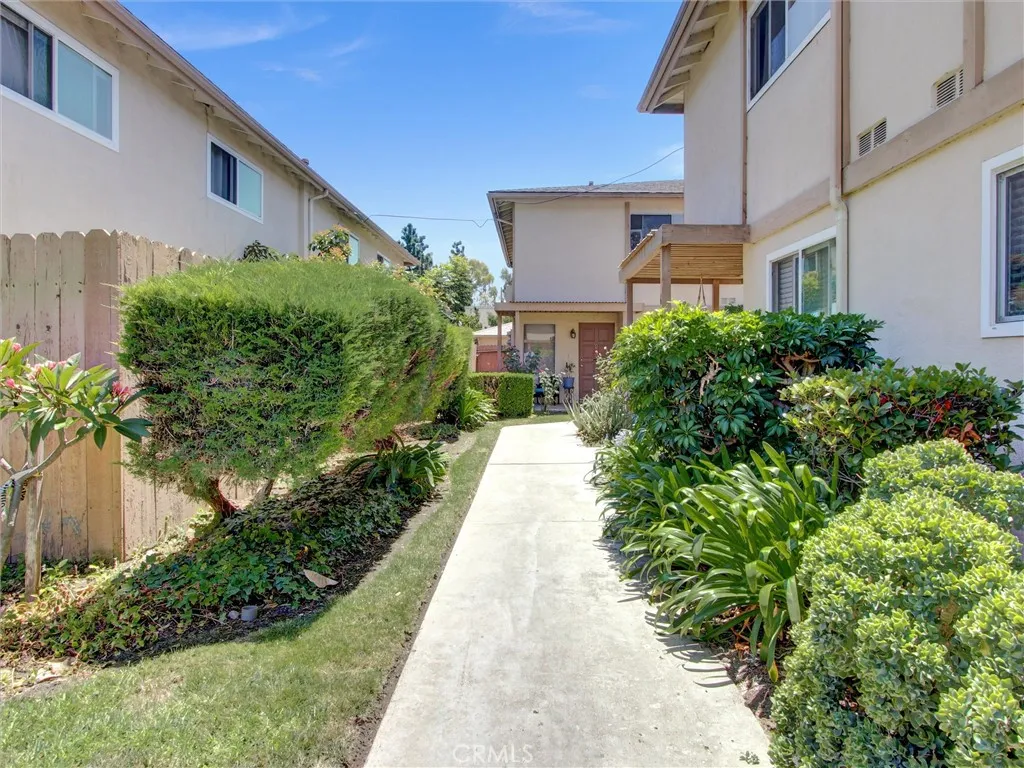 1881 Mitchell Avenue 63, Tustin, California 92780 home-pic-3
